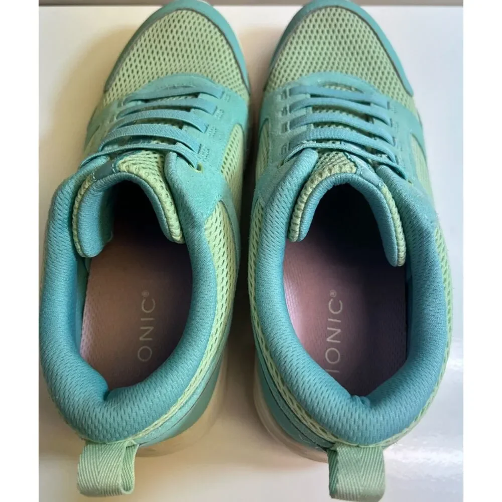 Vionic Women's Agile Zesta Walking Sneaker. Size 7.5.